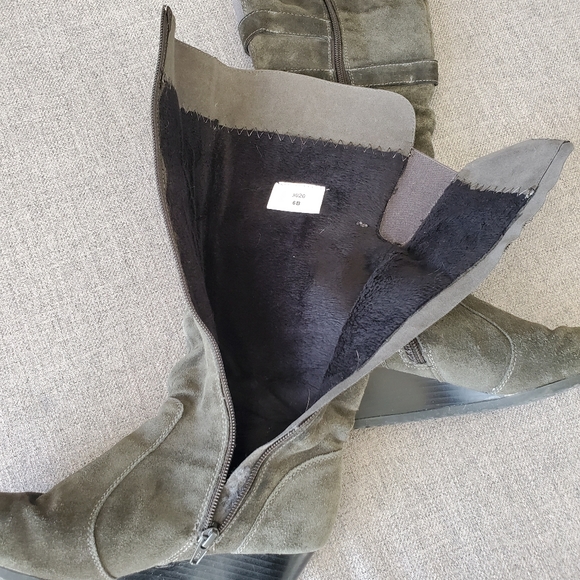 Suade zip up boots - Picture 3 of 3